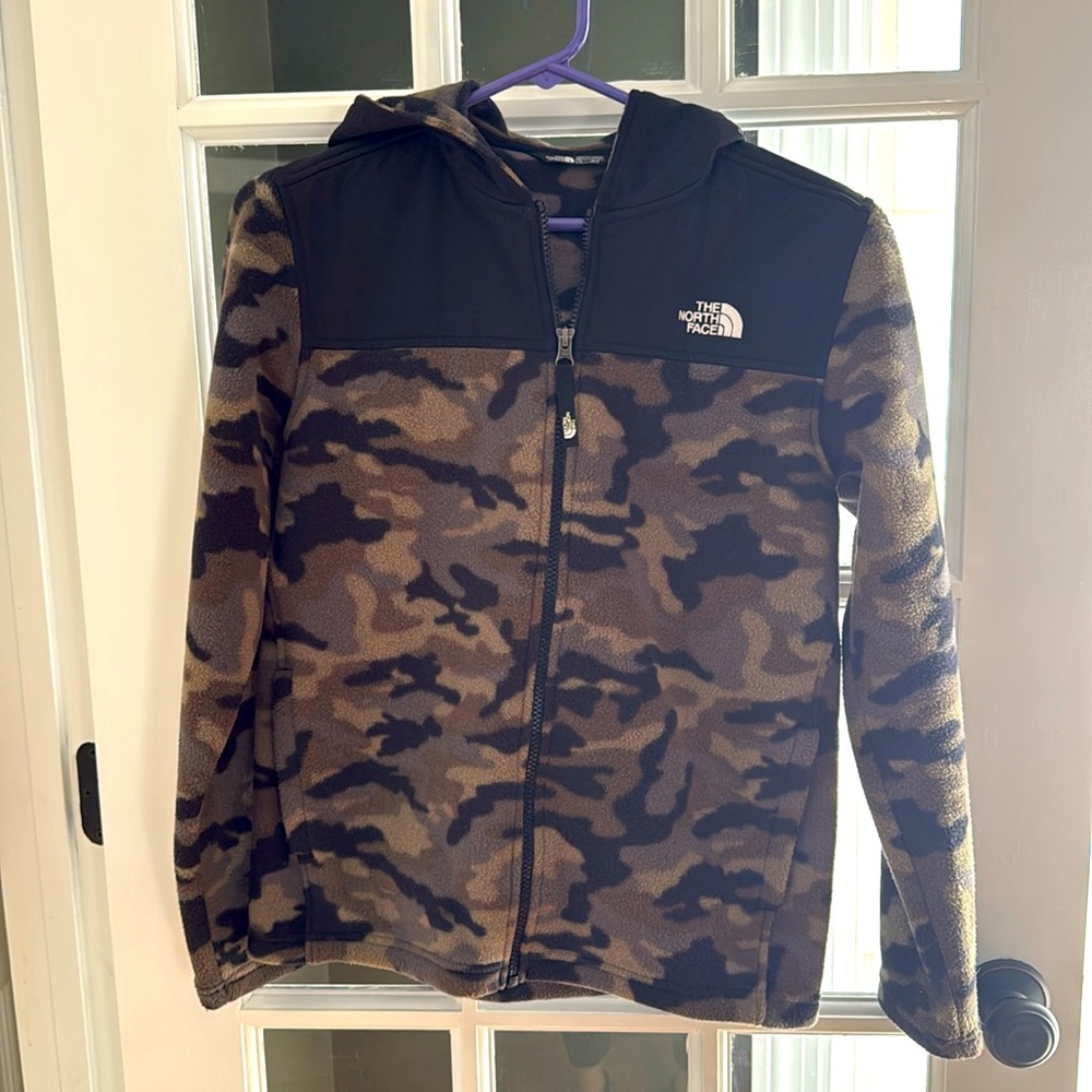 The North Face Hooded Fleece youth Large jacket new without tags-camo